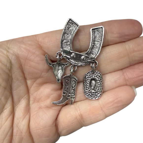 Western Rodeo Brooch with Charms - Picture 3 of 4